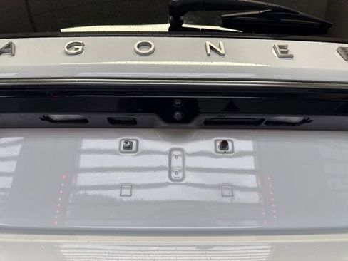 Used 2024 Jeep Wagoneer Series III AWD/4WD image 18