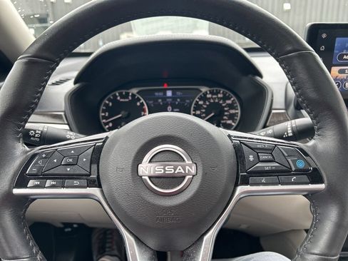 Certified 2025 Nissan Altima 2.5 SL FWD image 18