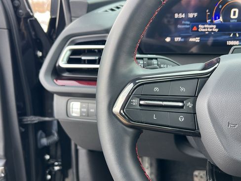 Used 2024 Chevrolet Traverse RS image 34