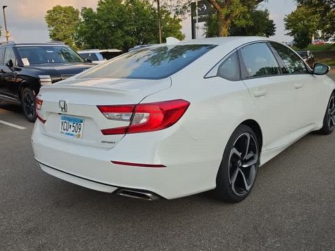 Used 2018 Honda Accord Sport image 3