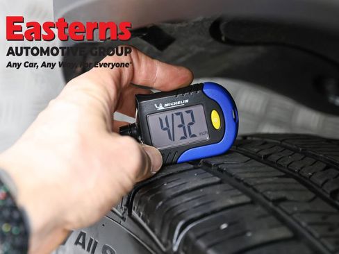 Used 2022 Toyota RAV4 XLE AWD/4WD image 29