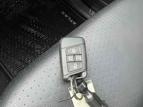 Used 2023 Volkswagen Atlas SE AWD/4WD image 19