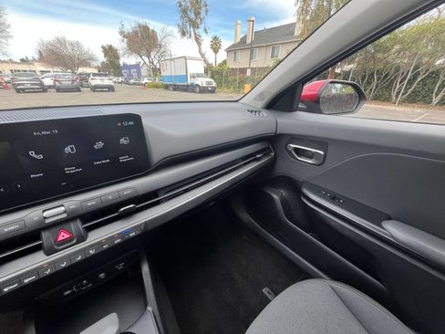 Used 2025 Kia K4 FWD image 34
