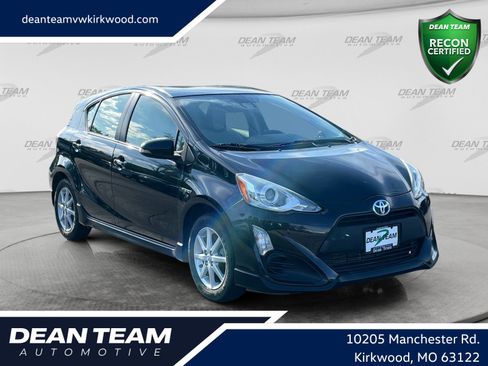Used 2017 Toyota Prius C One FWD image 1