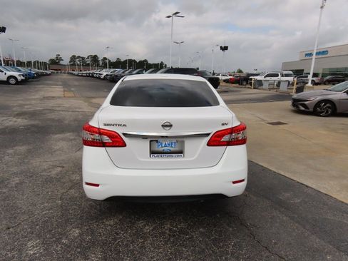 Used 2015 Nissan Sentra SV FWD image 13