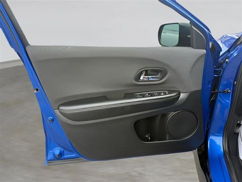 Used 2021 Honda HR-V Sport image 11