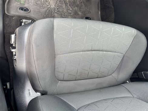 Used 2023 Toyota RAV4 AWD Hybrid image 12