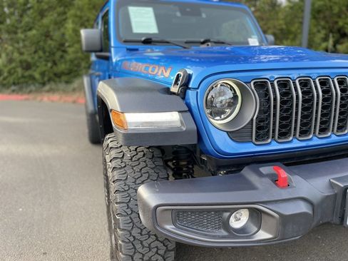 Used 2025 Jeep Wrangler Unlimited Rubicon image 11