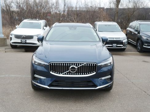 Used 2023 Volvo XC60 T8 Ultimate w/ Climate Package image 2