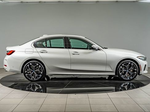 Used 2025 BMW 330i xDrive Sedan w/ M Sport Package AWD/4WD image 4