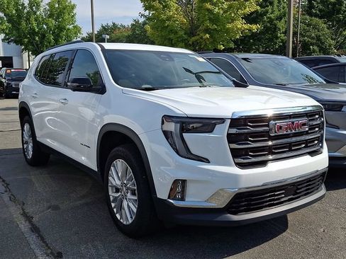 Used 2026 GMC Acadia Elevation w/ Elevation Premium Package FWD image 2