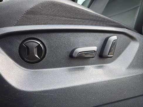 Used 2021 Volkswagen Tiguan SEL AWD/4WD image 29