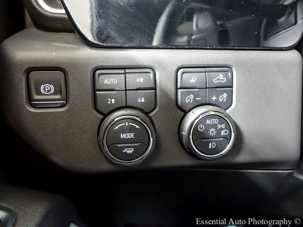 Used 2025 Chevrolet Silverado 1500 LT Trail Boss w/ LT Trail Boss Premium Package AWD/4WD image 21