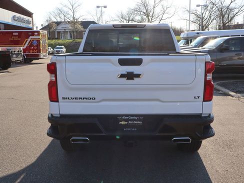 Used 2025 Chevrolet Silverado 1500 LT Trail Boss w/ Convenience Package II image 33