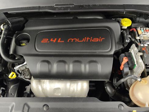 Used 2019 Jeep Compass Latitude w/ Cold Weather Group AWD/4WD image 30