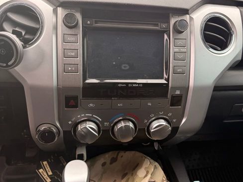 Used 2018 Toyota Tundra SR5 w/ SR5 Upgrade Package image 16