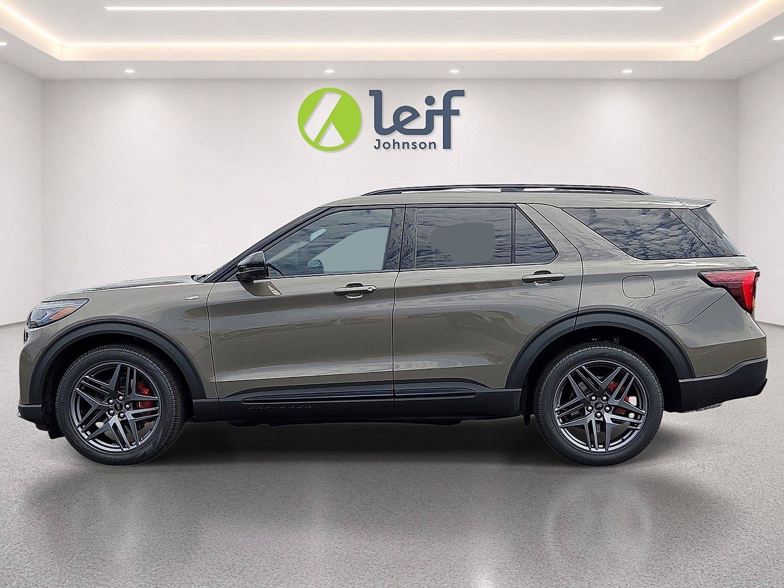 New 2026 Ford Explorer ST-Line w/ ST-Line Street Pack RWD image 4