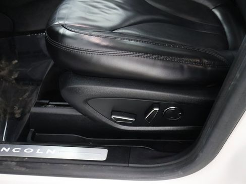 Used 2018 Lincoln MKC Select w/ Select Plus Package image 34