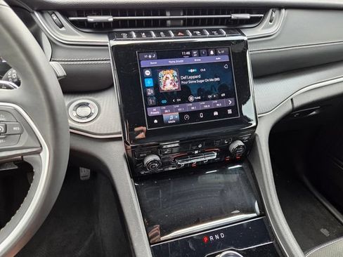 Certified 2024 Jeep Grand Cherokee Altitude RWD image 23