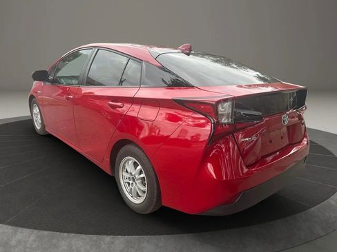 Used 2021 Toyota Prius L Eco image 11