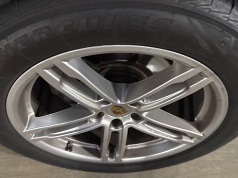 Used 2021 Porsche Macan Base image 7