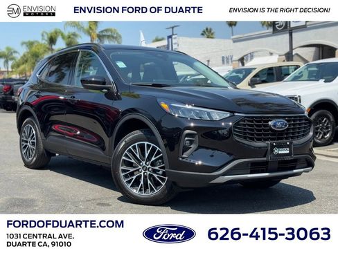 New 2025 Ford Escape SE image 2