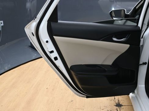 Used 2018 Honda Civic EX image 38