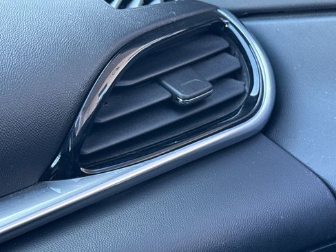 Used 2017 Chevrolet Volt Premier w/ Driver Confidence II Package image 30