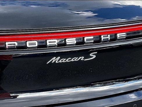 Used 2023 Porsche Macan S image 23