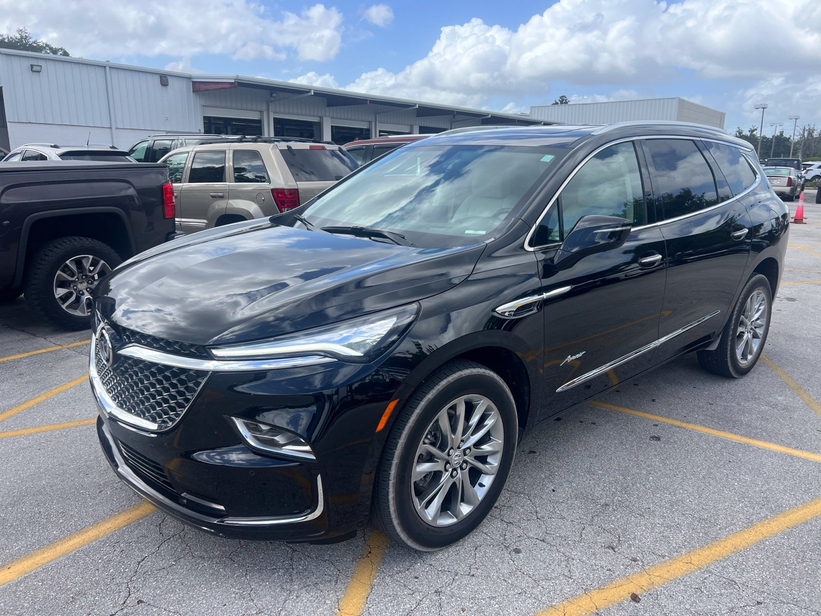 Used 2024 Buick Enclave Avenir w/ Avenir Technology Package FWD image 2