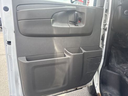 Used 2013 GMC Savana 3500 image 13