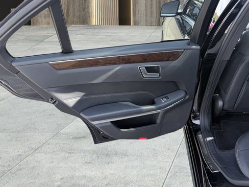 Used 2014 Mercedes-Benz E 350 Sedan image 59