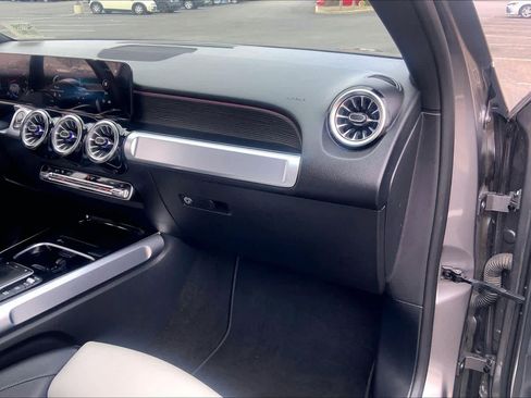 Used 2023 Mercedes-Benz GLB 250 4MATIC image 19