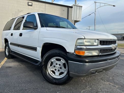 Used 2004 Chevrolet Suburban LS w/ Cargo Package RWD image 1