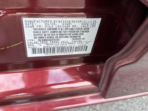 Used 2025 Nissan Sentra SV FWD image 40