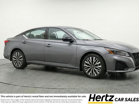 Used 2025 Nissan Altima 2.5 SV FWD image 1