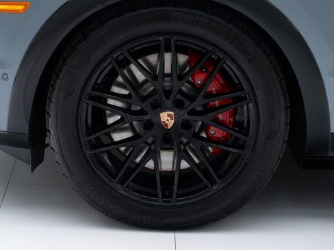 New 2026 Porsche Cayenne GTS AWD/4WD image 12