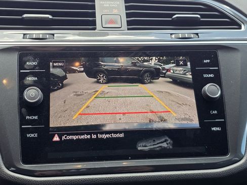 Used 2020 Volkswagen Tiguan SE FWD image 19