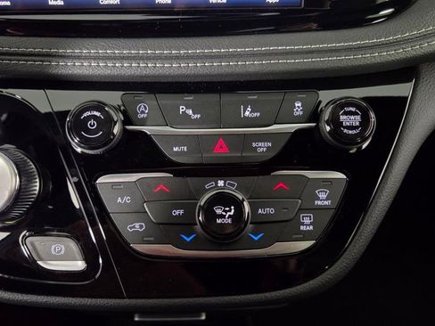 New 2026 Chrysler Pacifica Select image 23