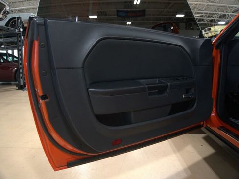 Used 2009 Dodge Challenger R/T image 31