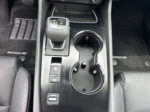 Used 2025 Nissan Rogue SL w/ SL Premium Package FWD image 21