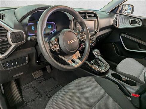 Used 2024 Kia Soul LX w/ Option Group 015 FWD image 12