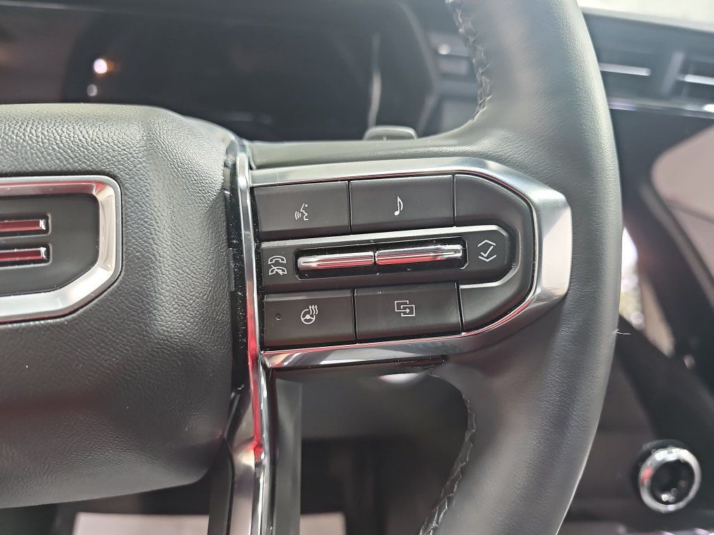 Certified 2025 GMC Terrain Elevation w/ Black Edition AWD/4WD image 22