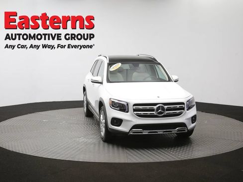 Used 2021 Mercedes-Benz GLB 250 4MATIC w/ Premium Package image 54