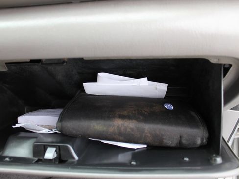 Used 2001 Ford Excursion XLT image 38