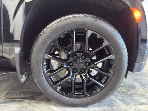 Used 2024 GMC Yukon XL Denali image 37