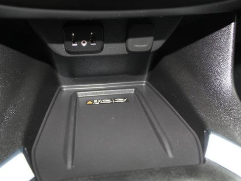 Used 2023 Chevrolet Traverse LT FWD image 33