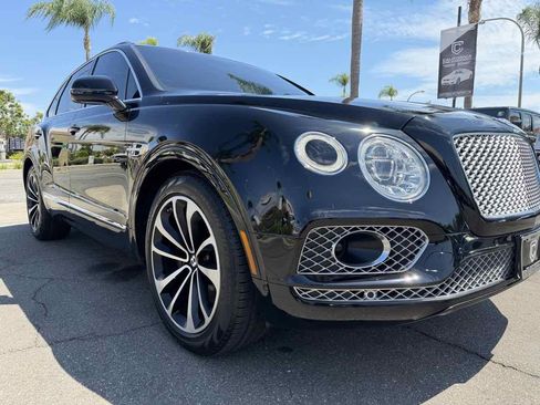 Used 2017 Bentley Bentayga AWD/4WD image 9