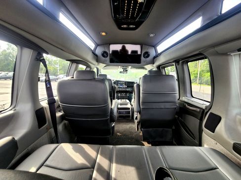 Used 2020 Chevrolet Express 2500 w/ Enhanced Convenience Package RWD image 17
