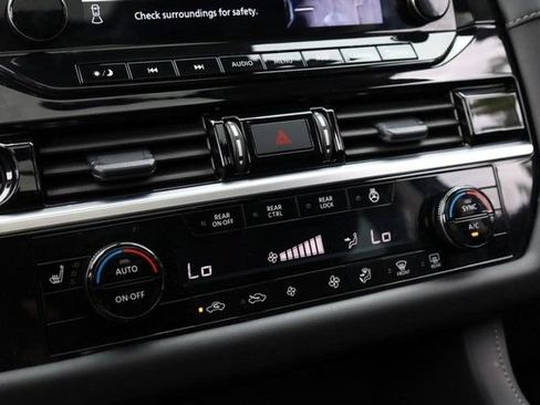 Certified 2025 Nissan Pathfinder SL w/ SL Premium Package AWD/4WD image 18